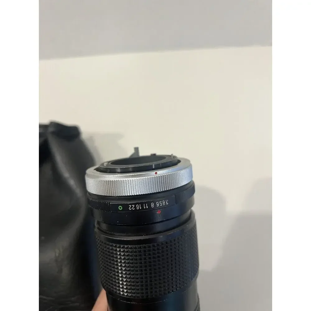 Vivitar 85-205mm 1:3.8 Close Focusing Auto Zoom Camera Lens no Cover With Bag